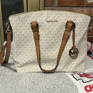 Large Michael Kors handbag w/ laptop/tablet compartment